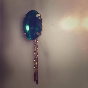 Elegant emerald green hair piece pin